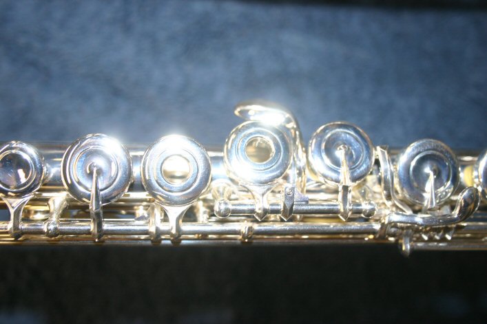 Close up of off-set G and split E mechanism